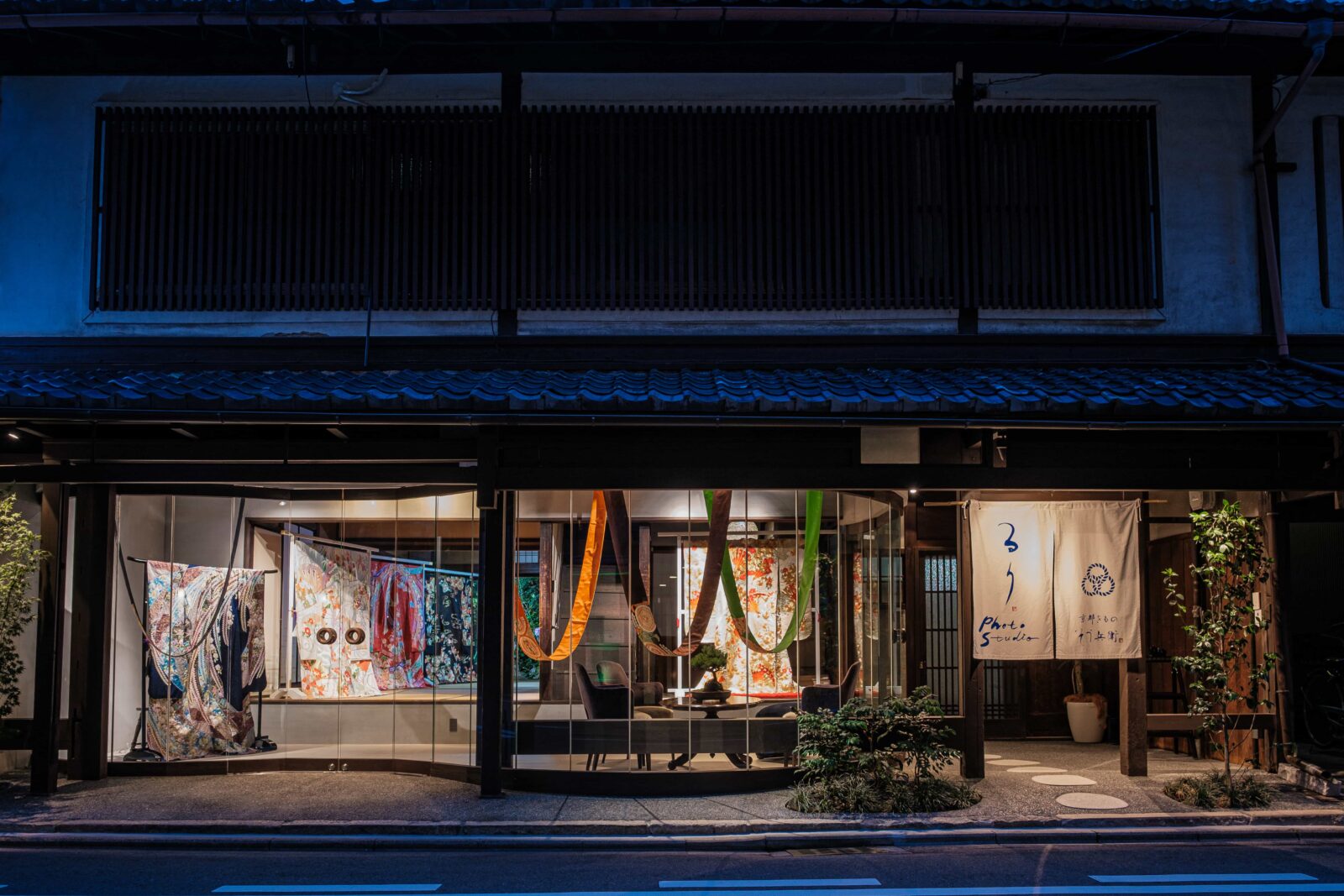 リノベーションまちづくり = Renovation and Town Mana… リノベーションまちづくり = Renovation and Town Mana