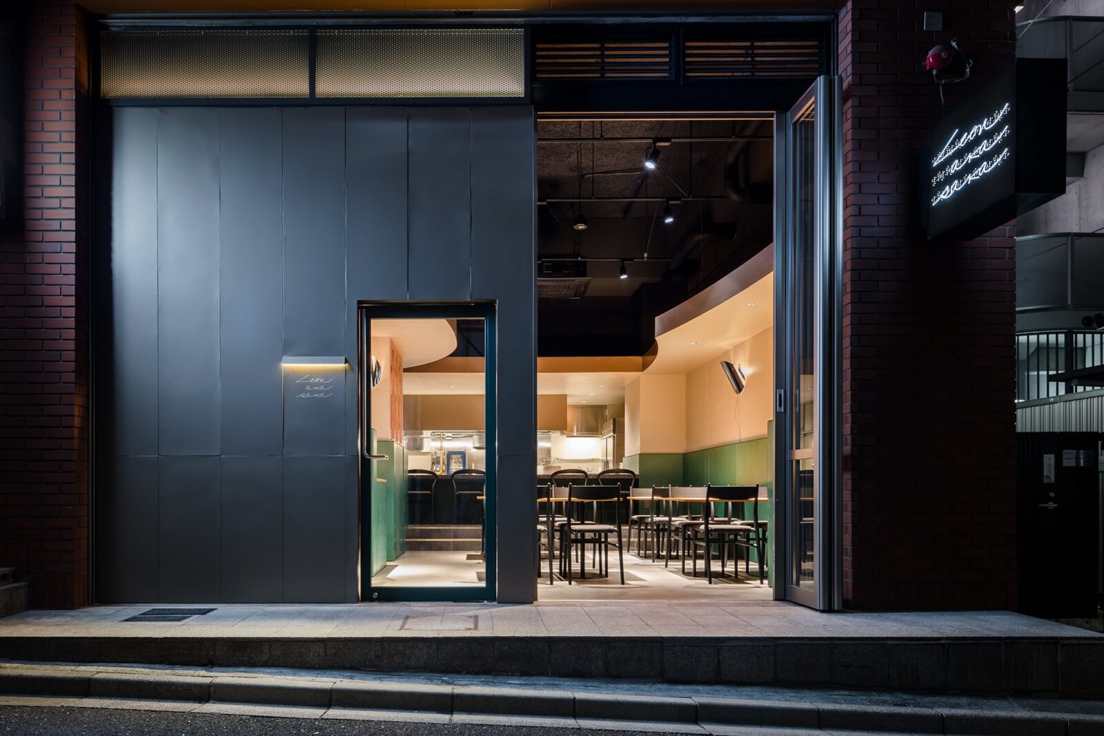 Restaurant in Akasaka / ULTRA STUDIOによるレストラン・食堂
