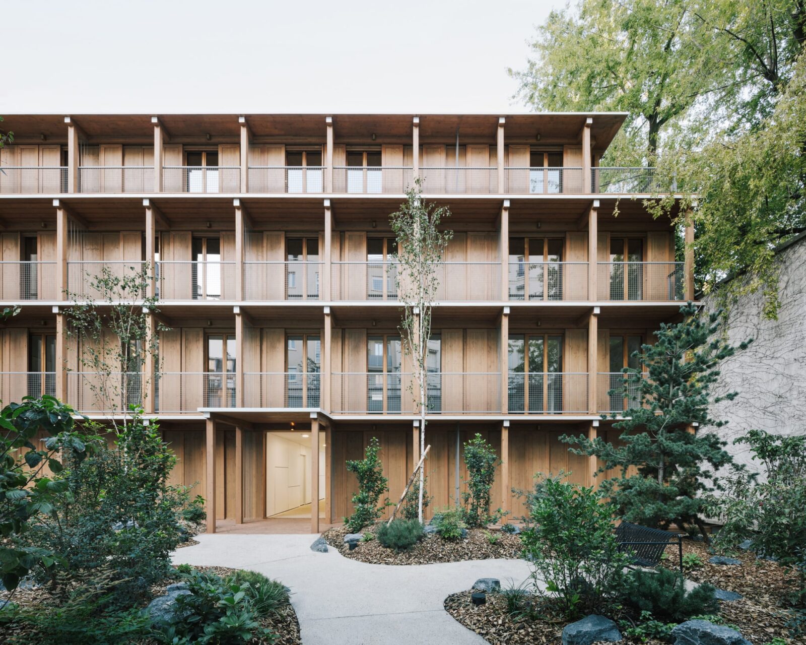 パリの通りから垣間見る和のエッセンス、Paris XII Apartments