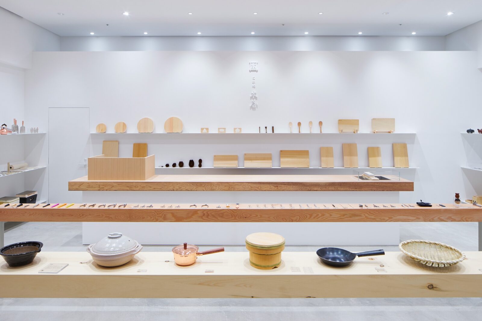 日本橋木屋 tokyo midtown / 萬代基介建築設計事務所 - TECTURE MAG