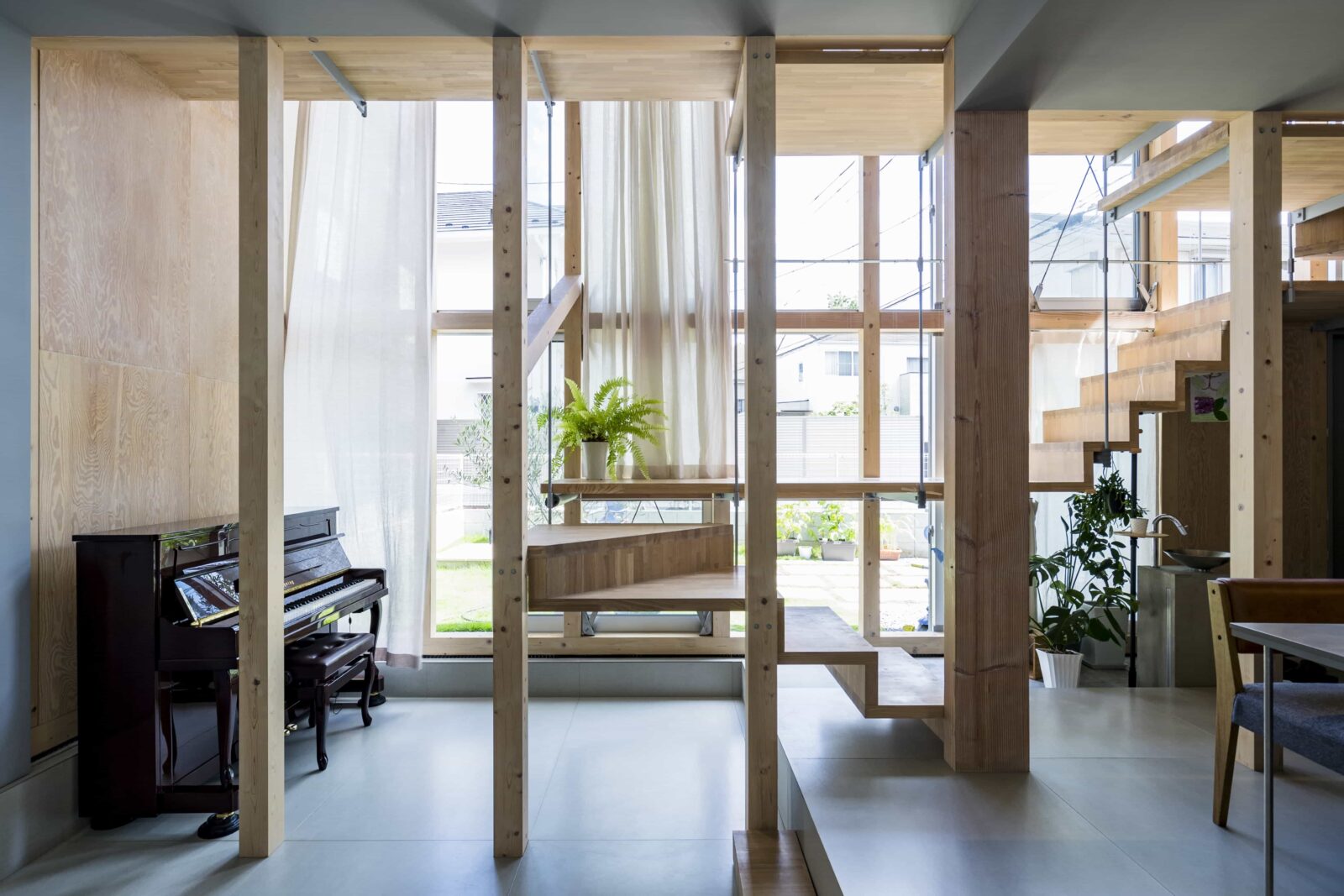明るい階段室 / KIRI ARCHITECTS - TECTURE MAG(テクチャーマガジン) | 空間デザイン・建築メディア