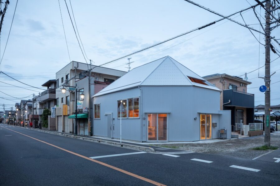 川口の高窓 / 津賀洋輔建築事務所