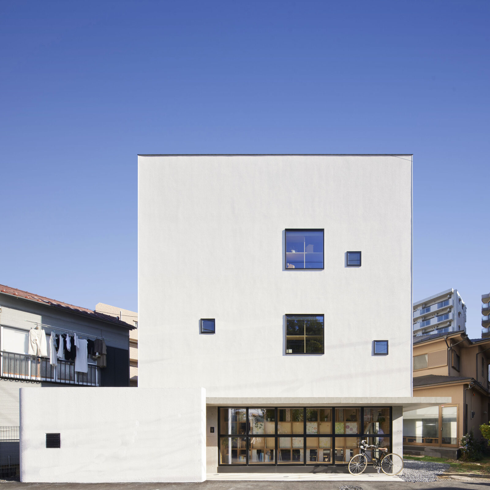 透かし格子のある家 / 中西康崇による戸建住宅、店舗 / 新築