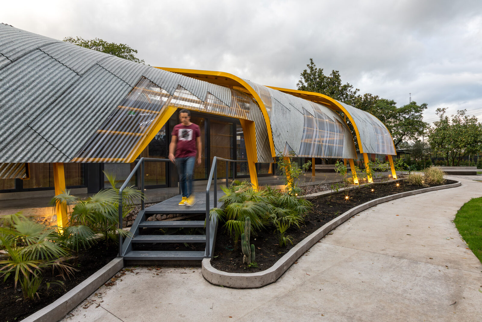 相反する要素によりイノベーションを促進するイノベーションセンター