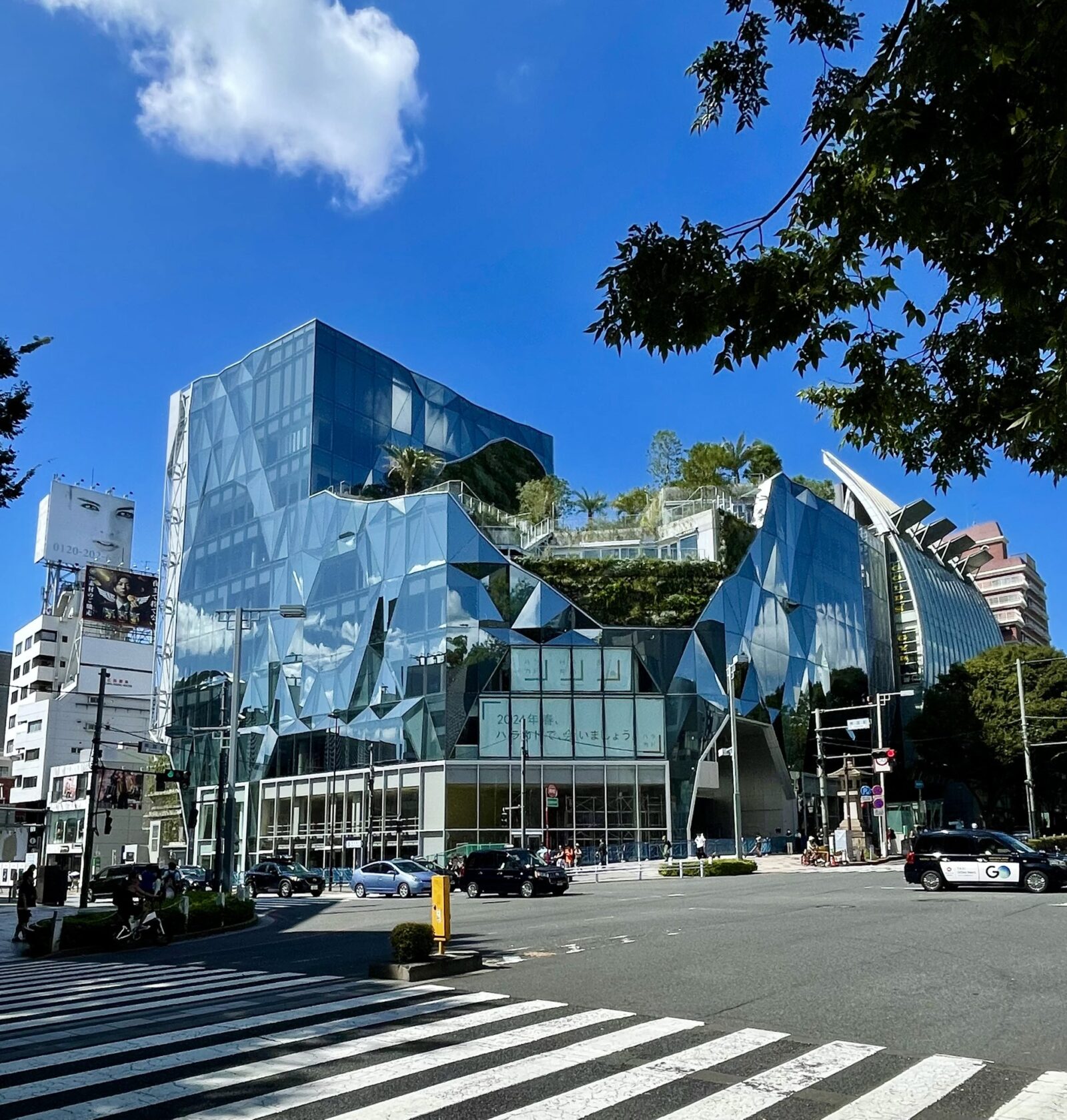 平田晃久建築設計事務所が外装と屋上をデザインした商業施設・東急