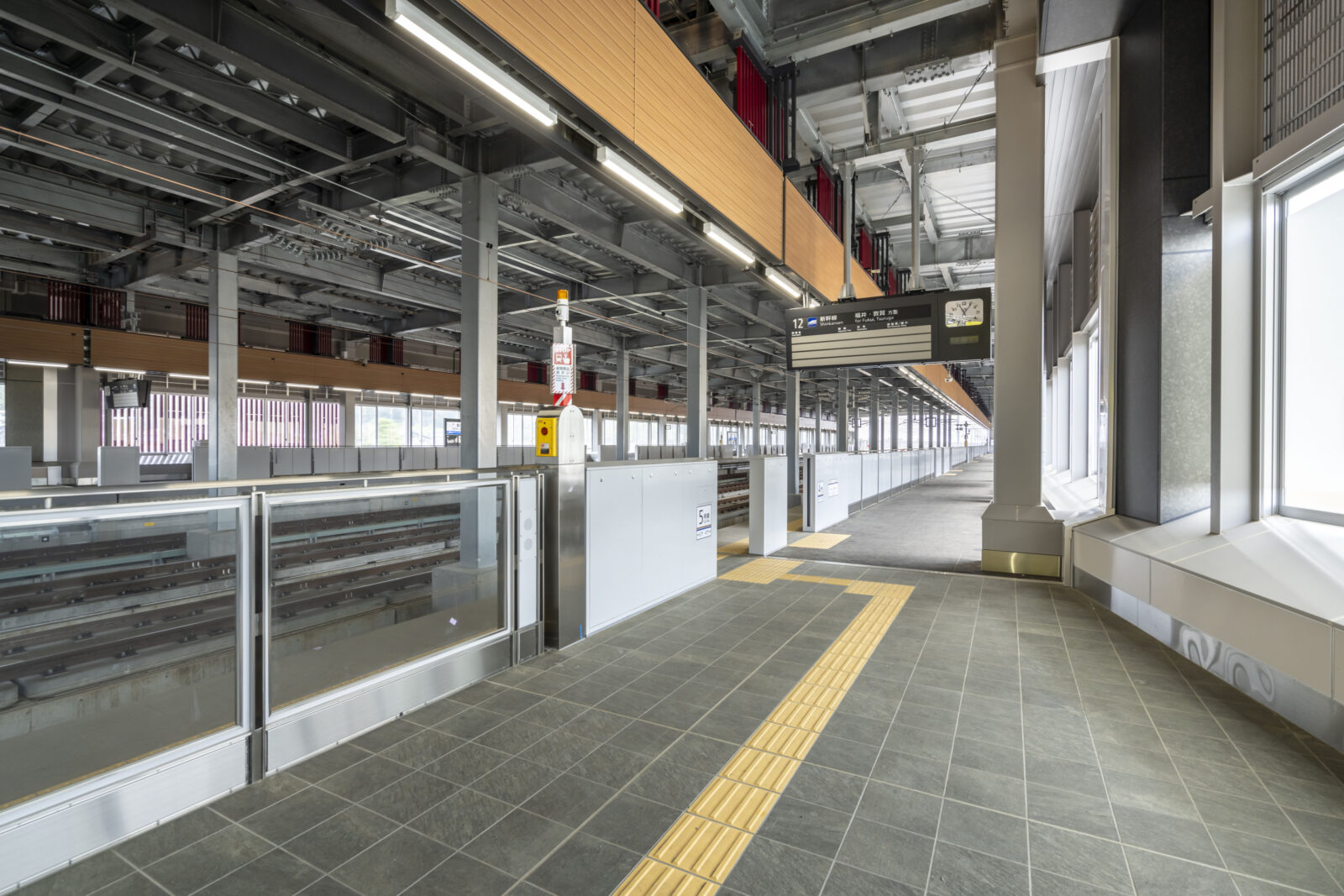 耐久性と施工性を兼ね備えたメラミン不燃化粧板 - TECTURE MAG（テクチャーマガジン） | 空間デザイン・建築メディア