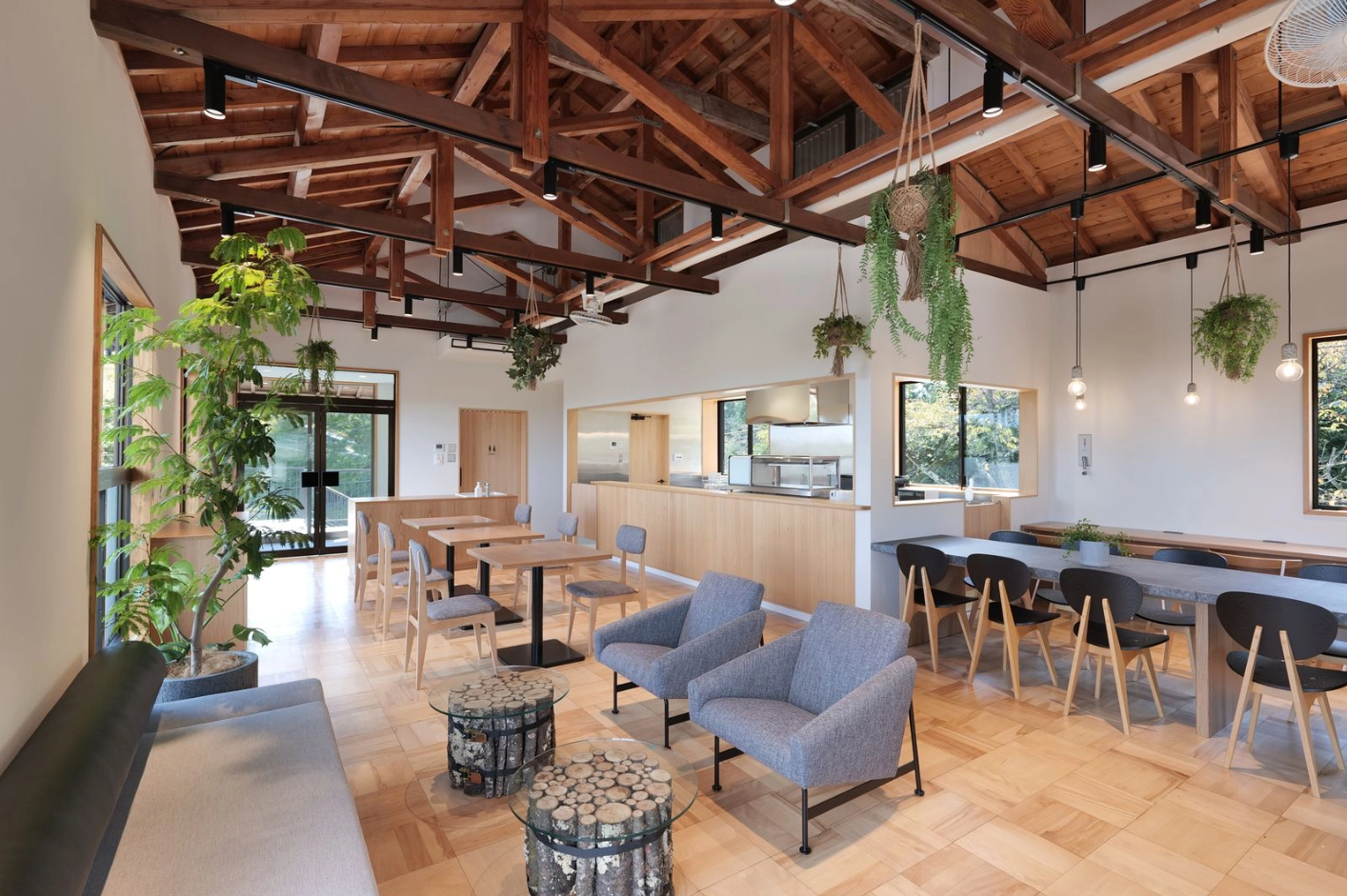 藤岡市桜山公園 みんなのカフェ「しき」 / 良品計画 - TECTURE MAG