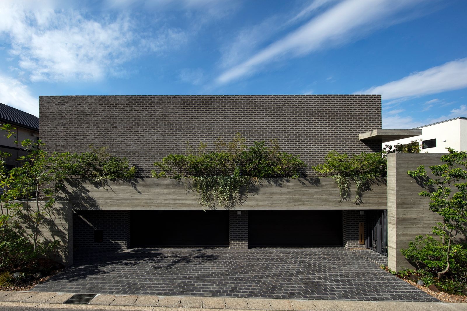自然に包まれた邸 / 田頭健司建築研究所＋Agg.一級建築士事務所