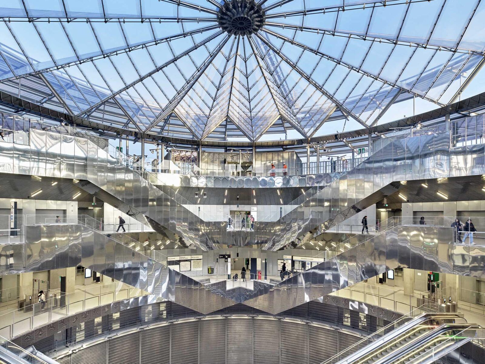 ドミニク・ペローが手がけるパリ近郊の地下鉄駅〈ヴィルジュイフ