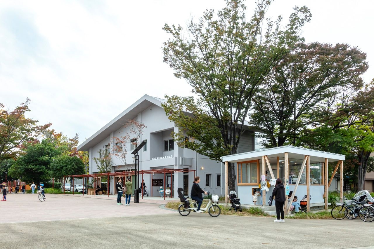 平成23年度建築設備士講習会 映画館と温浴施設のある複合商業施設 平成23年度建築設備士講習会 映画館と温浴施設のある複合