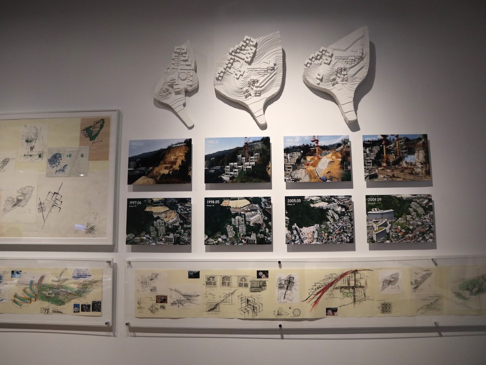 「安藤忠雄展｜青春」展示風景（VS. 2025年）
