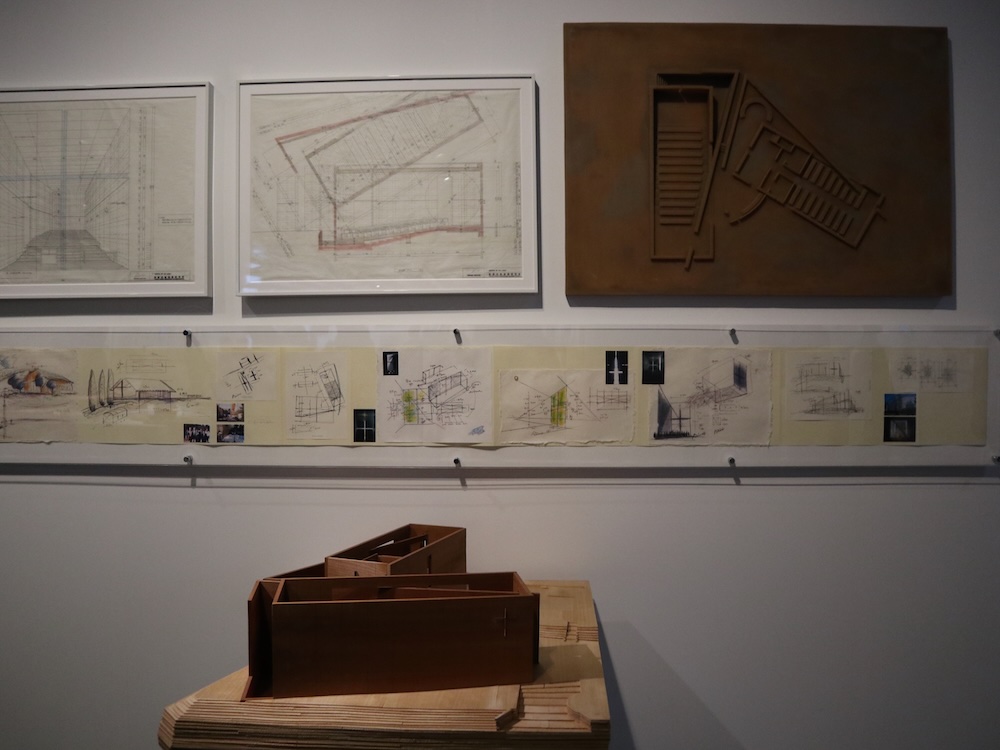 「安藤忠雄展｜青春」展示風景（VS. 2025年）