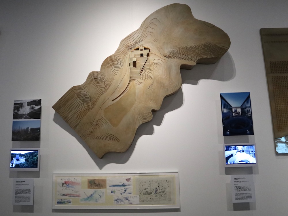 「安藤忠雄展｜青春」展示風景（VS. 2025年）