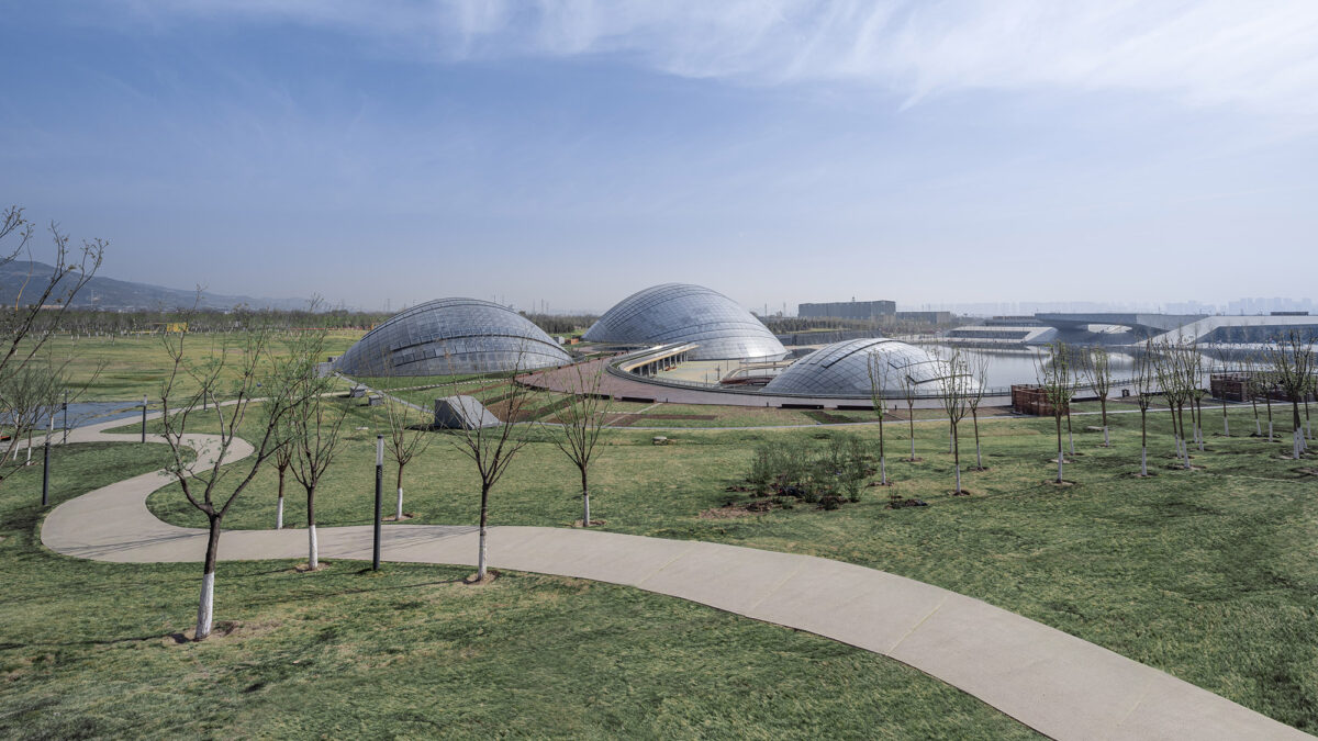 〈太原植物園〉温室ドーム、設計：DMAA、© CreatAR