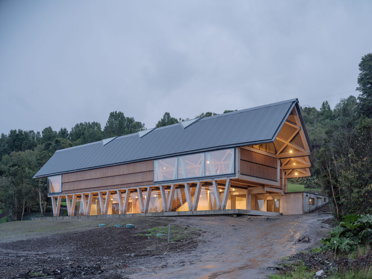 〈Mumo（Museum Of Motorcycles）〉設計：DRAA（Del Rio Arquitectos Asociados）