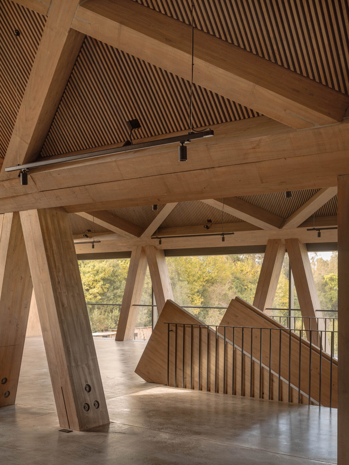 〈Mumo（Museum Of Motorcycles）〉設計：DRAA（Del Rio Arquitectos Asociados）