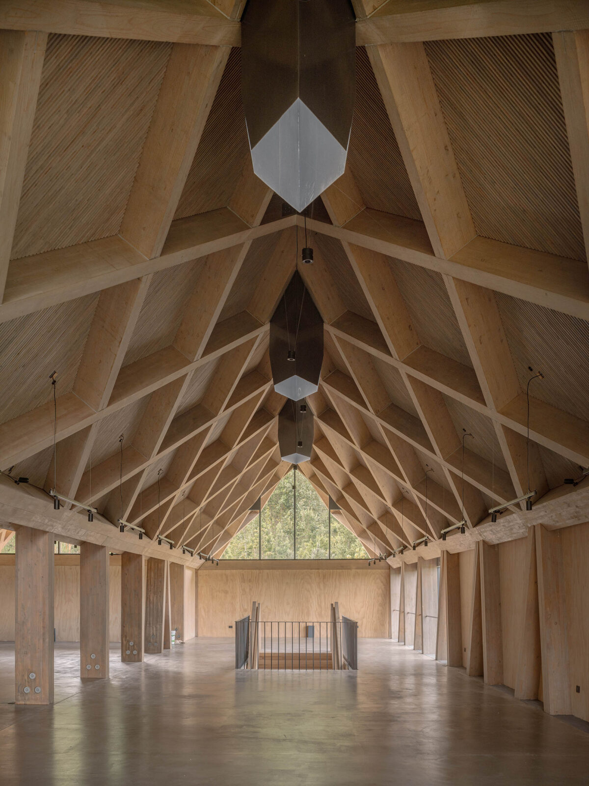 〈Mumo（Museum Of Motorcycles）〉設計：DRAA（Del Rio Arquitectos Asociados）