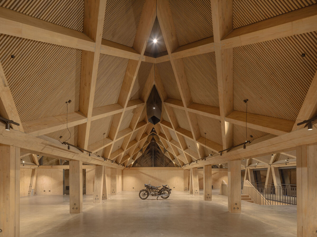 〈Mumo（Museum Of Motorcycles）〉設計：DRAA（Del Rio Arquitectos Asociados）