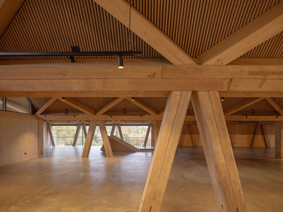 〈Mumo（Museum Of Motorcycles）〉設計：DRAA（Del Rio Arquitectos Asociados）