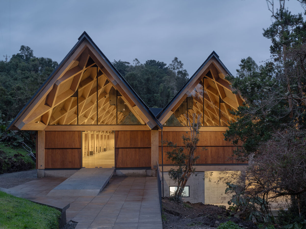 〈Mumo（Museum Of Motorcycles）〉設計：DRAA（Del Rio Arquitectos Asociados）