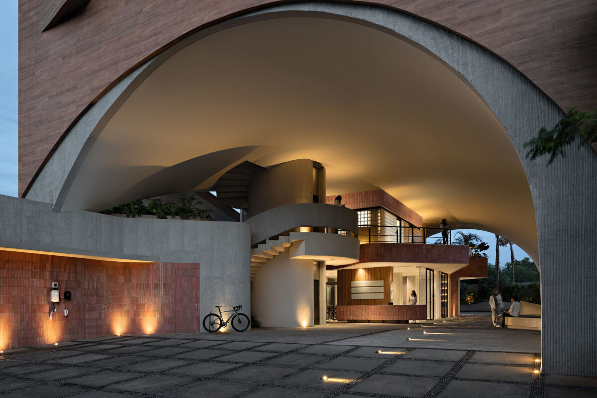 〈セージハウス・オフィスガーデン（Sagehaus Office Garden）〉設計：RAD+ar（Research Artistic Design + architecture）