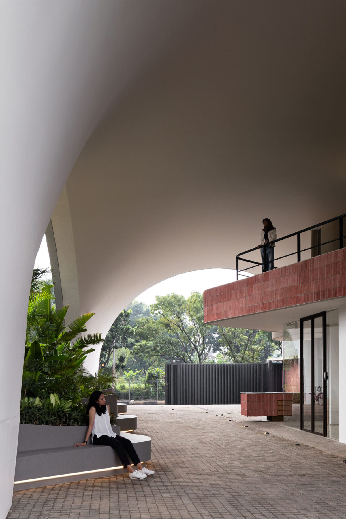 〈セージハウス・オフィスガーデン（Sagehaus Office Garden）〉設計：RAD+ar（Research Artistic Design + architecture）