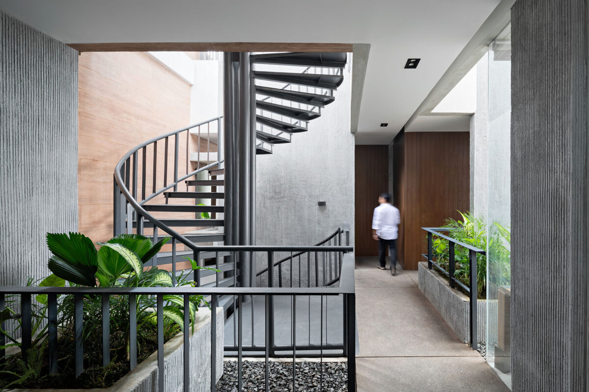 〈セージハウス・オフィスガーデン（Sagehaus Office Garden）〉設計：RAD+ar（Research Artistic Design + architecture）