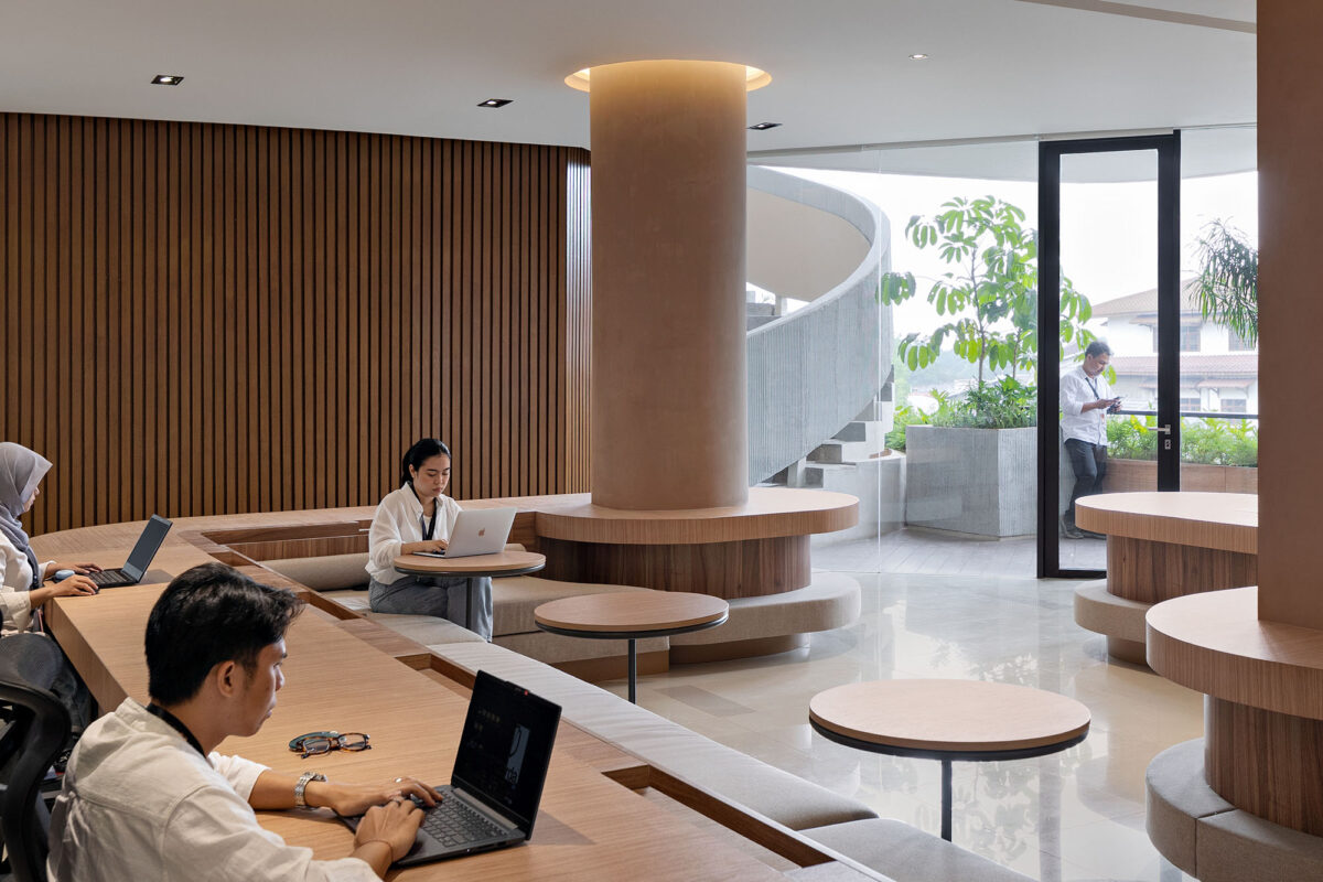 〈セージハウス・オフィスガーデン（Sagehaus Office Garden）〉設計：RAD+ar（Research Artistic Design + architecture）