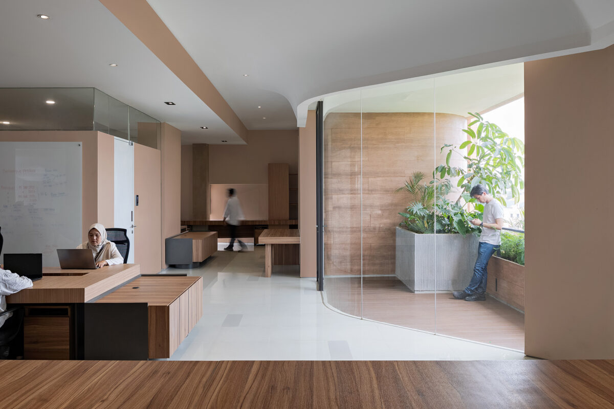 〈セージハウス・オフィスガーデン（Sagehaus Office Garden）〉設計：RAD+ar（Research Artistic Design + architecture）