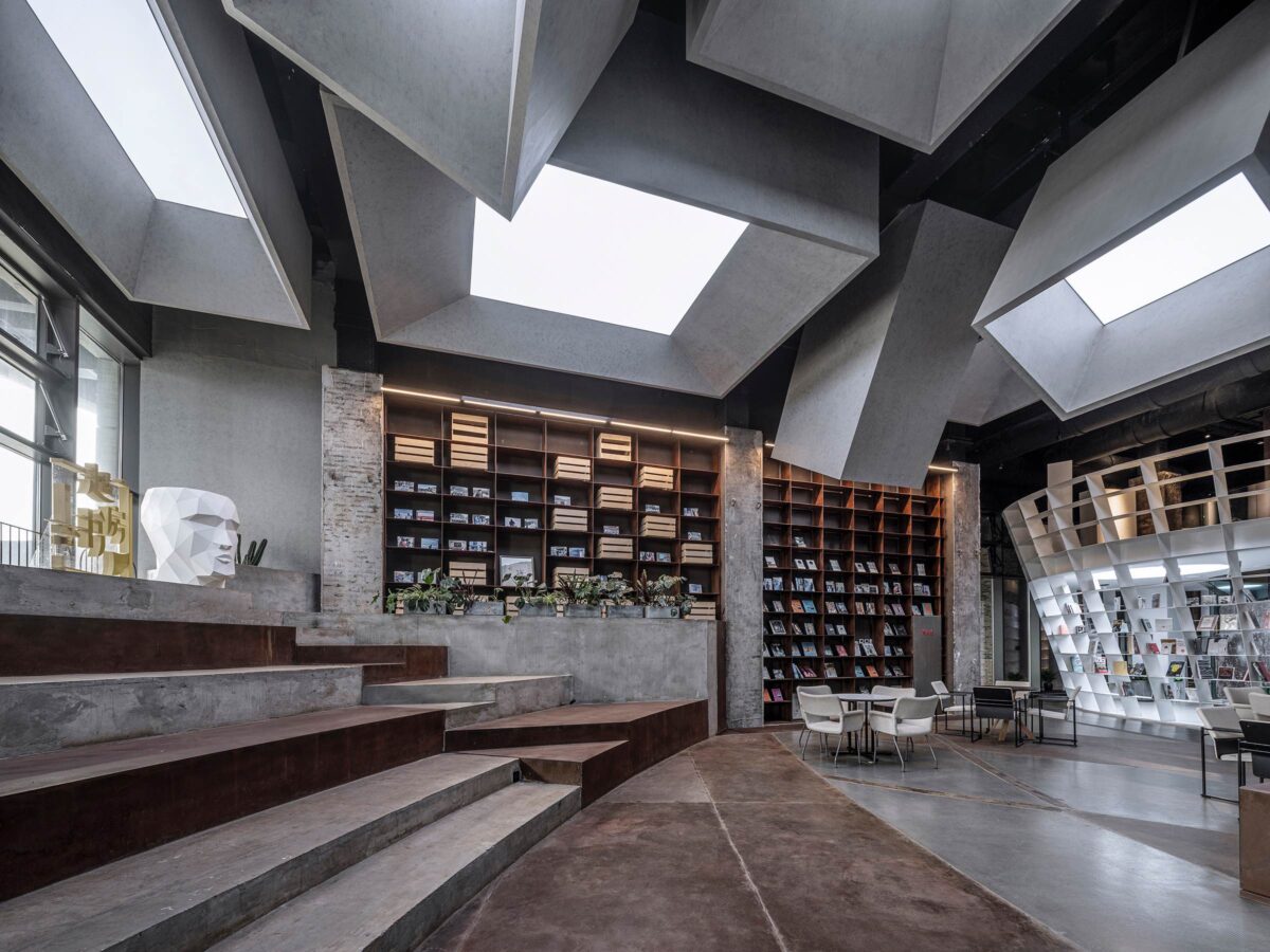 〈溶鉱炉の書店（Bookstore in the Blast Furnace）〉設計：ハイパーシティ・アーキテクツ（hyperSity Architects）