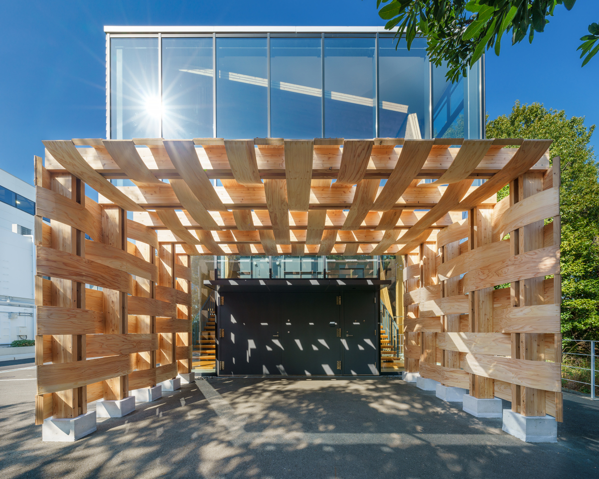『大成建設150周年記念技術センター見学』｜「やわらかい木」を初採用して構築した木質のパーゴラ