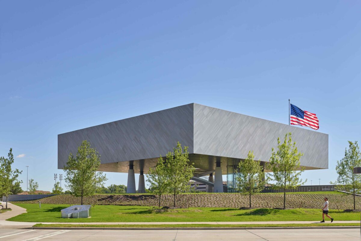 〈国立名誉勲章博物館（National Medal of Honor Museum）〉設計：ラファエル・ヴィニオリ・アーキテクツ（Rafael Viñoly Architects）