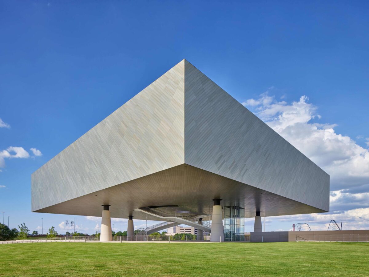 〈国立名誉勲章博物館（National Medal of Honor Museum）〉設計：ラファエル・ヴィニオリ・アーキテクツ（Rafael Viñoly Architects）