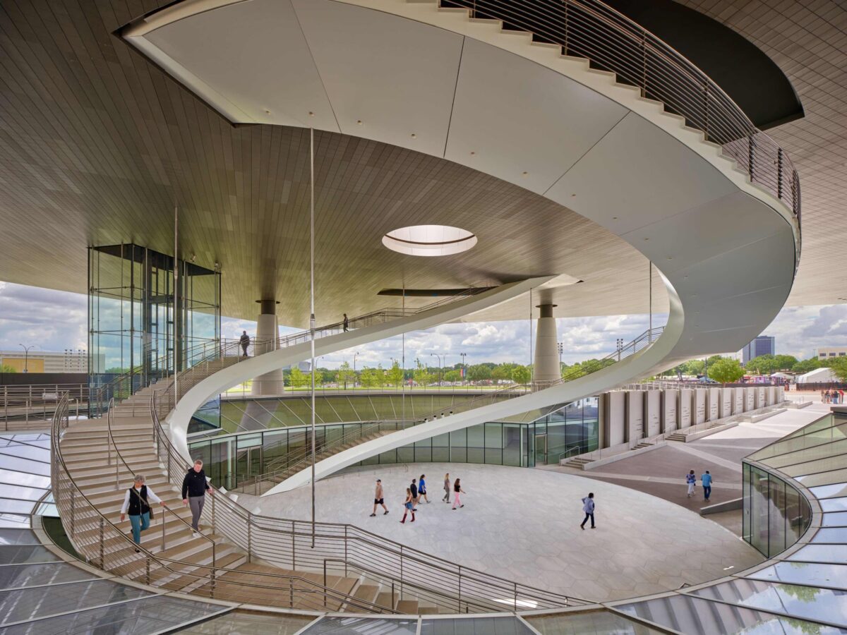 〈国立名誉勲章博物館（National Medal of Honor Museum）〉設計：ラファエル・ヴィニオリ・アーキテクツ（Rafael Viñoly Architects）