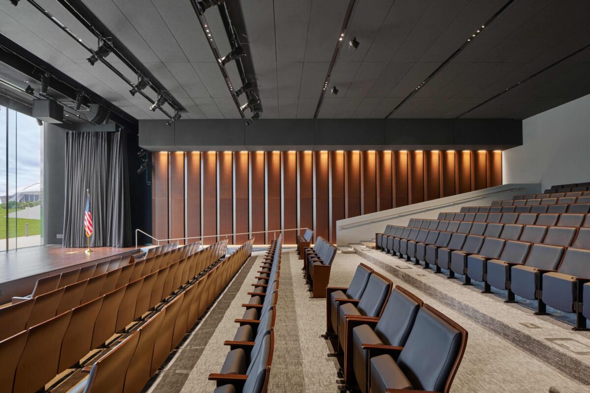 〈国立名誉勲章博物館（National Medal of Honor Museum）〉設計：ラファエル・ヴィニオリ・アーキテクツ（Rafael Viñoly Architects）