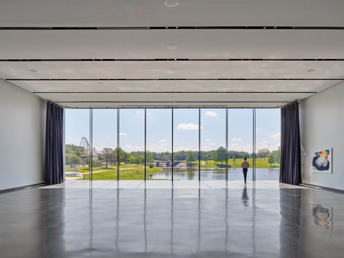 〈国立名誉勲章博物館（National Medal of Honor Museum）〉設計：ラファエル・ヴィニオリ・アーキテクツ（Rafael Viñoly Architects）