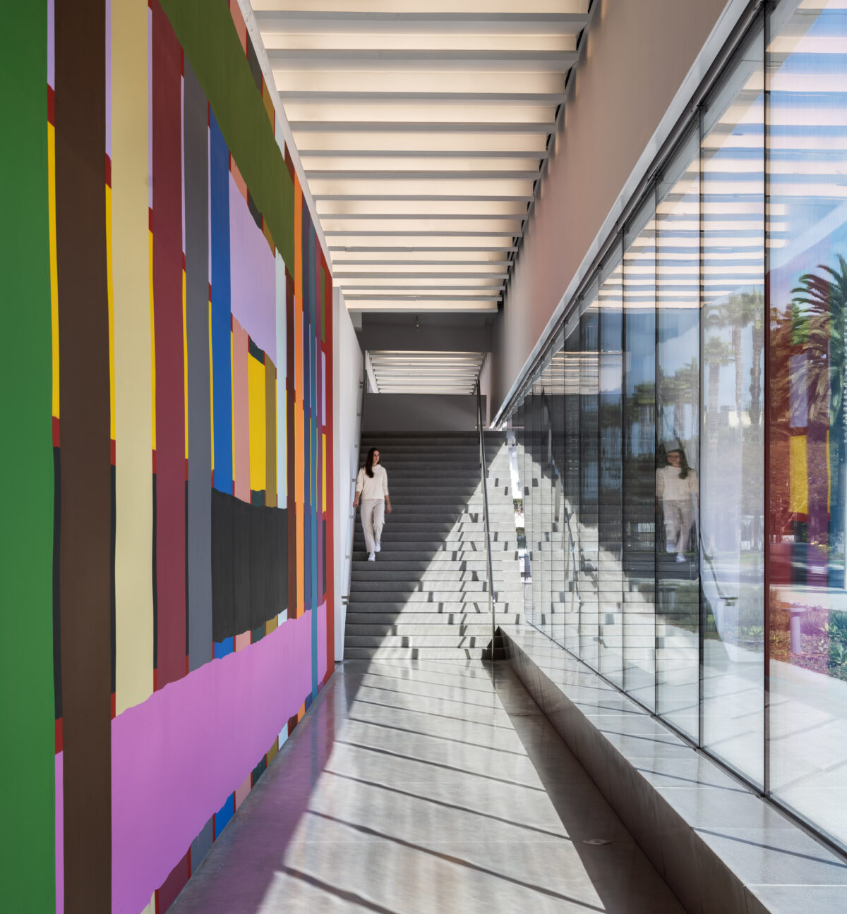 〈オレンジ郡美術館（Orange County Museum of Art）〉設計：モーフォシス・アーキテクツ（Morphosis Architects）
