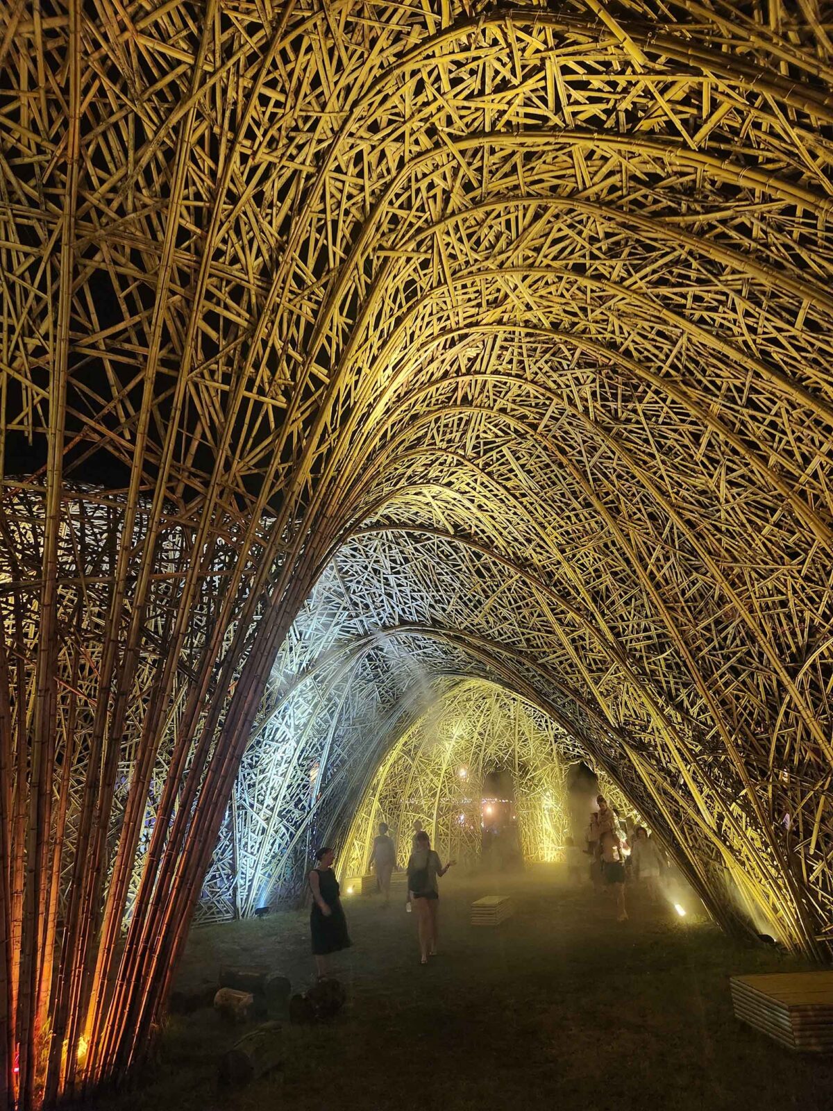 〈Chrysalis〉設計：ケイブ・アーバン（Cave Urban）