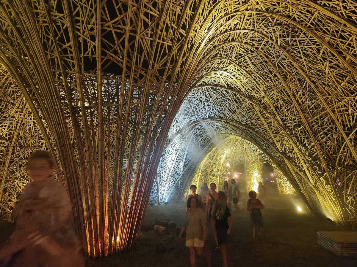 〈Chrysalis〉設計：ケイブ・アーバン（Cave Urban）