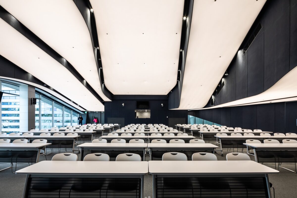 〈コロン ワン&オンリー タワー（Kolon One & Only Tower）〉設計：モーフォシス・アーキテクツ（Morphosis Architects）