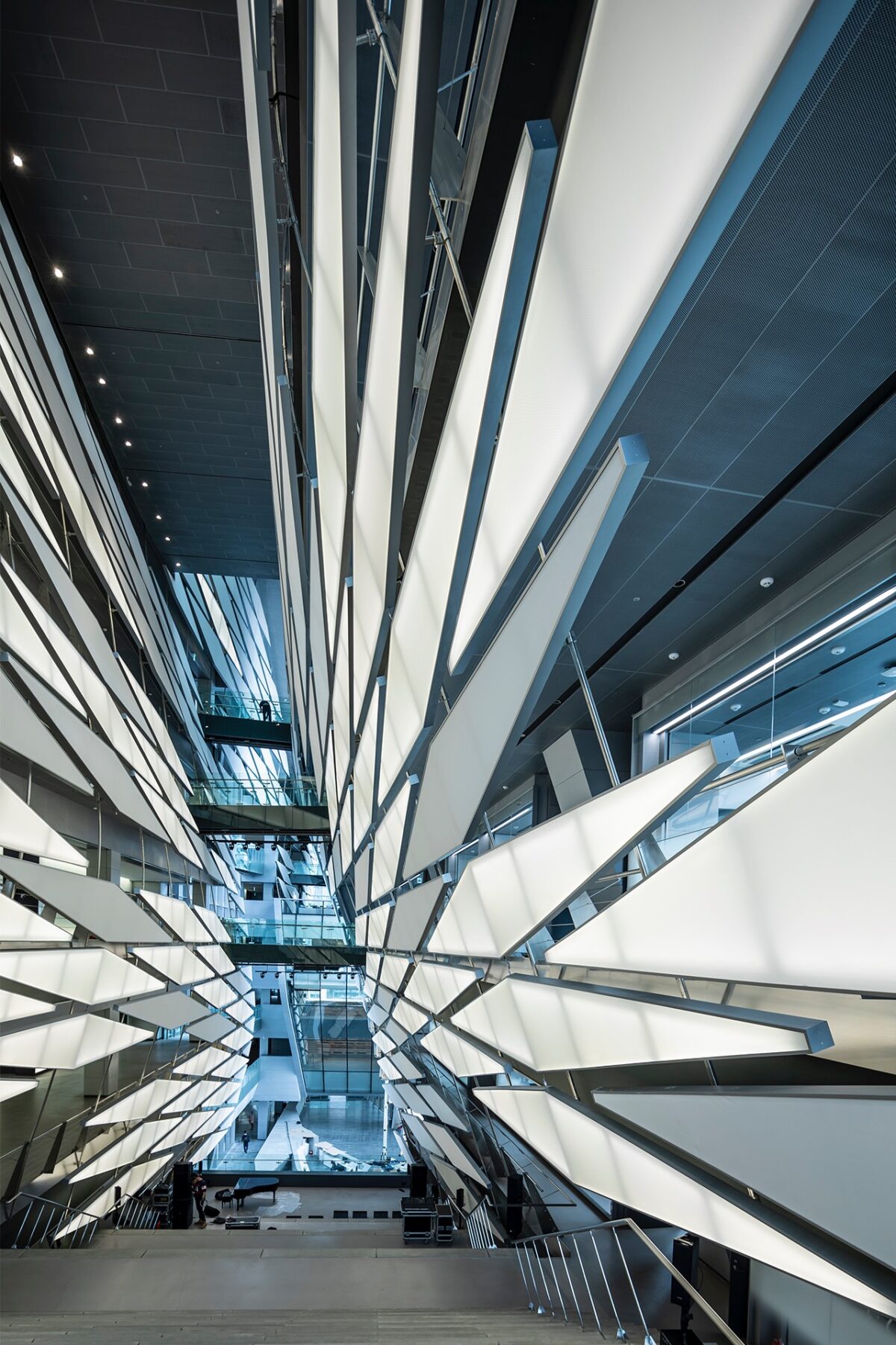 〈コロン ワン&オンリー タワー（Kolon One & Only Tower）〉設計：モーフォシス・アーキテクツ（Morphosis Architects）
