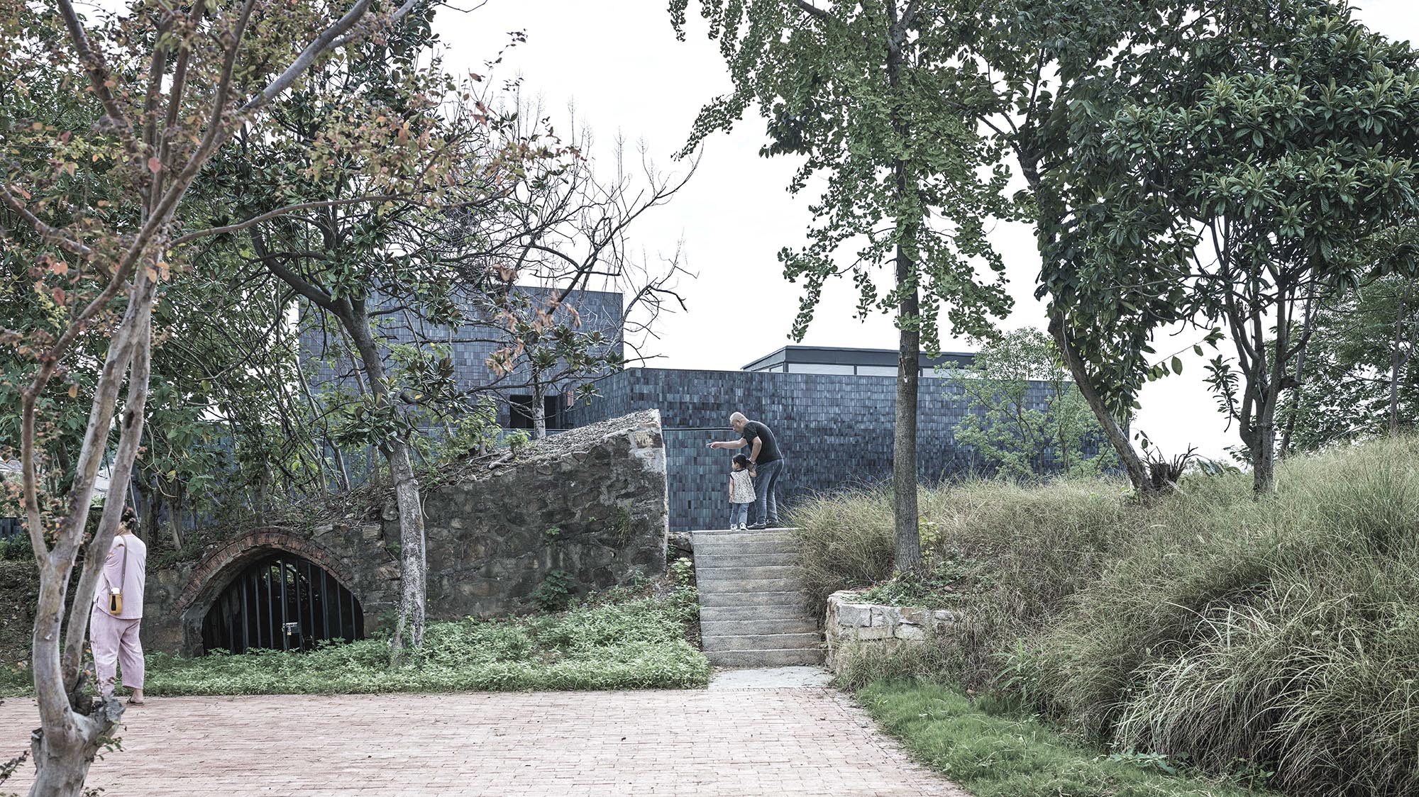 中国美術 黄地 緑龍紋 蓋壷 茶壷 高10.5cm(LC312) 中国美術 黄地 緑龍紋 蓋壷 茶壷 高10.5cm(LC312)