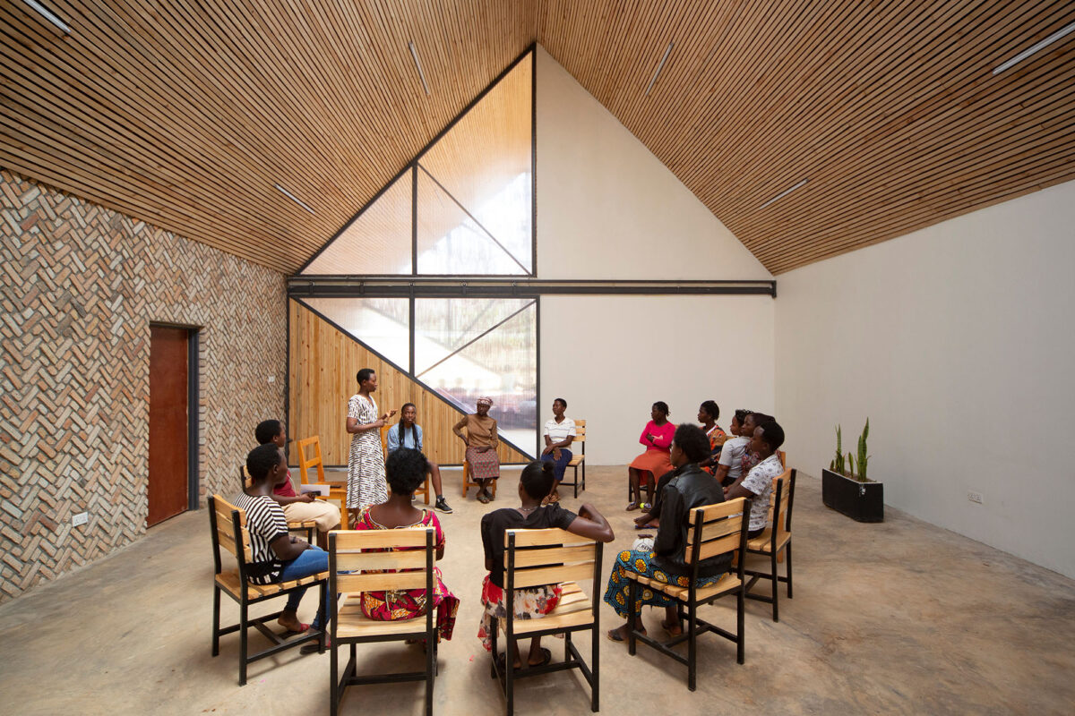 〈コメラ・リーダーシップ・センター（Komera Leadership Center）〉設計：BE_Design
