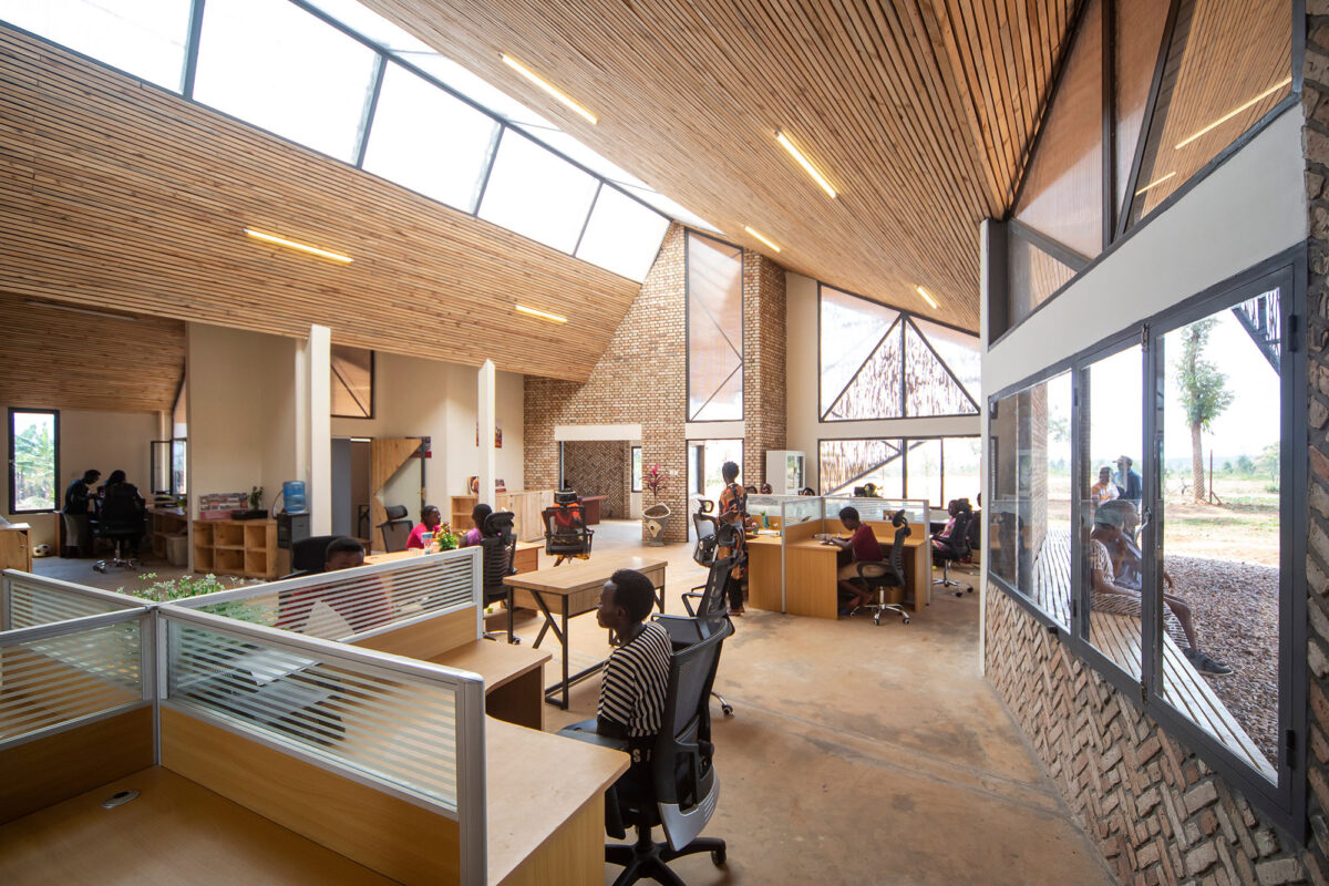 〈コメラ・リーダーシップ・センター（Komera Leadership Center）〉設計：BE_Design