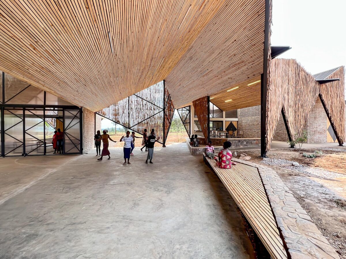 〈コメラ・リーダーシップ・センター（Komera Leadership Center）〉設計：BE_Design