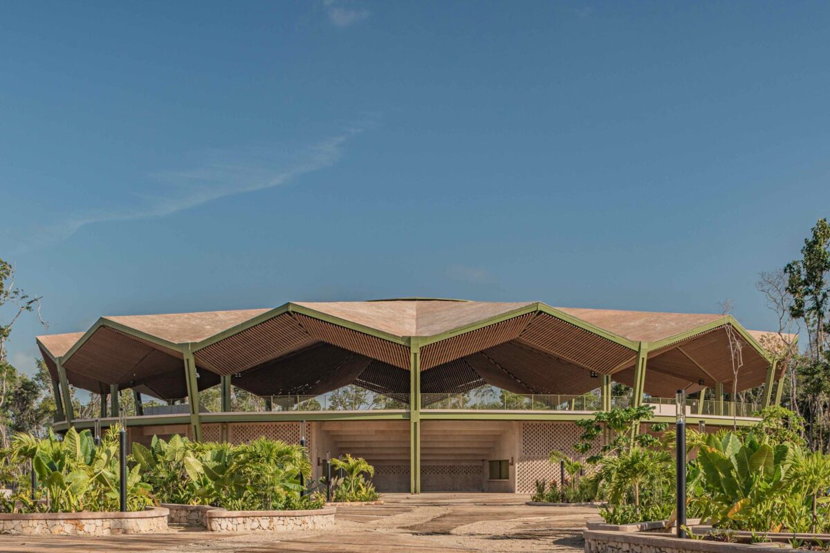 〈キンタナ・ロー公園（Parque Quintana Roo）〉設計：AIDIA STUDIO