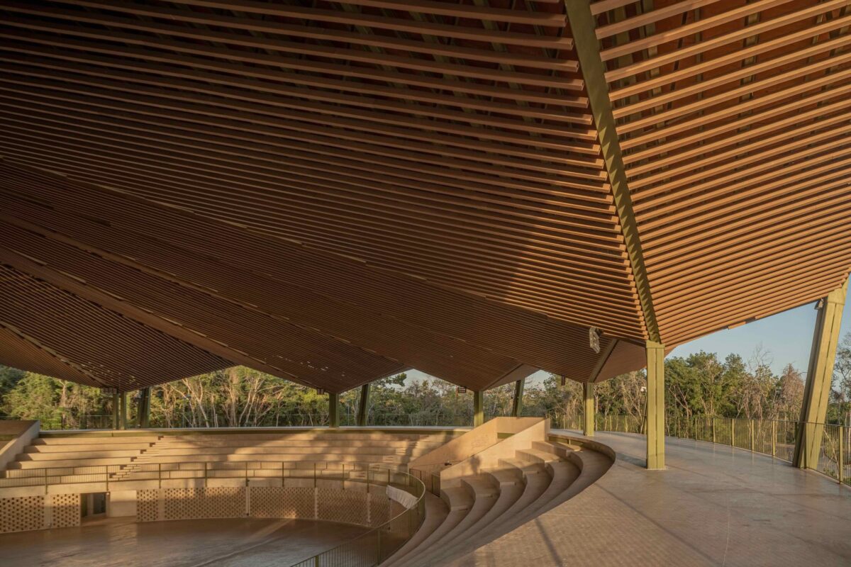〈キンタナ・ロー公園（Parque Quintana Roo）〉設計：AIDIA STUDIO