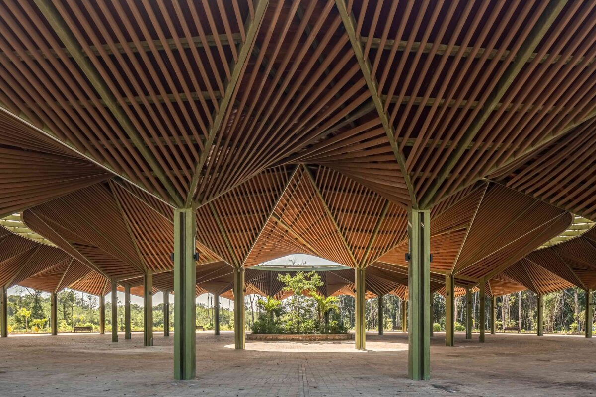 〈キンタナ・ロー公園（Parque Quintana Roo）〉設計：AIDIA STUDIO