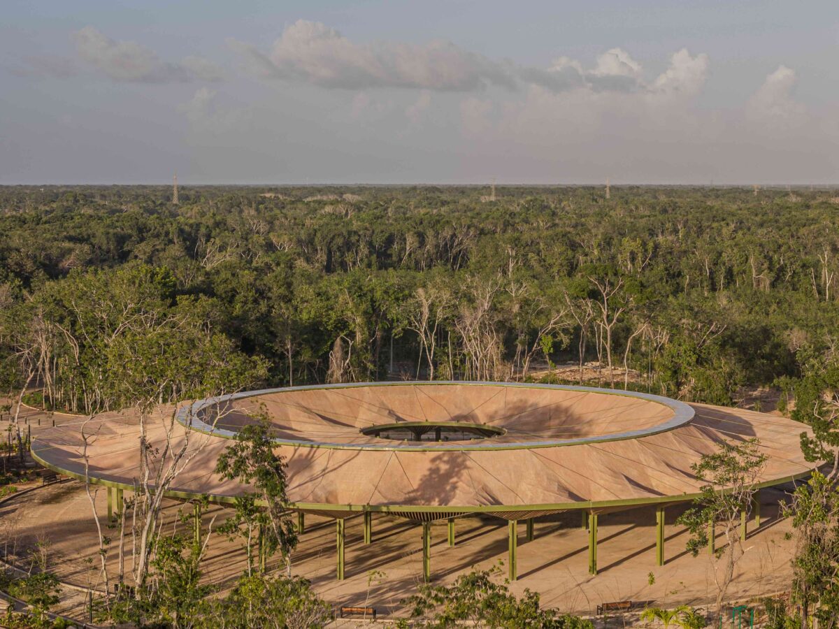 〈キンタナ・ロー公園（Parque Quintana Roo）〉設計：AIDIA STUDIO