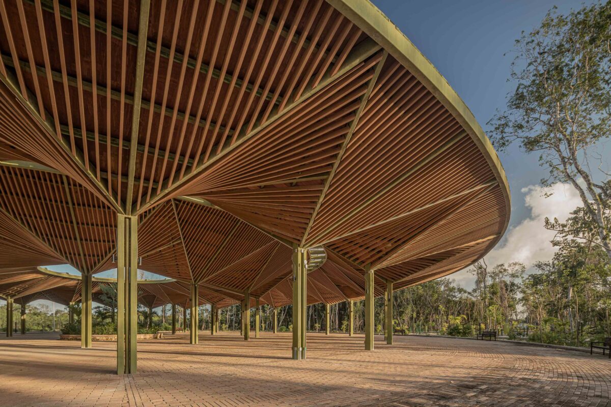 〈キンタナ・ロー公園（Parque Quintana Roo）〉設計：AIDIA STUDIO